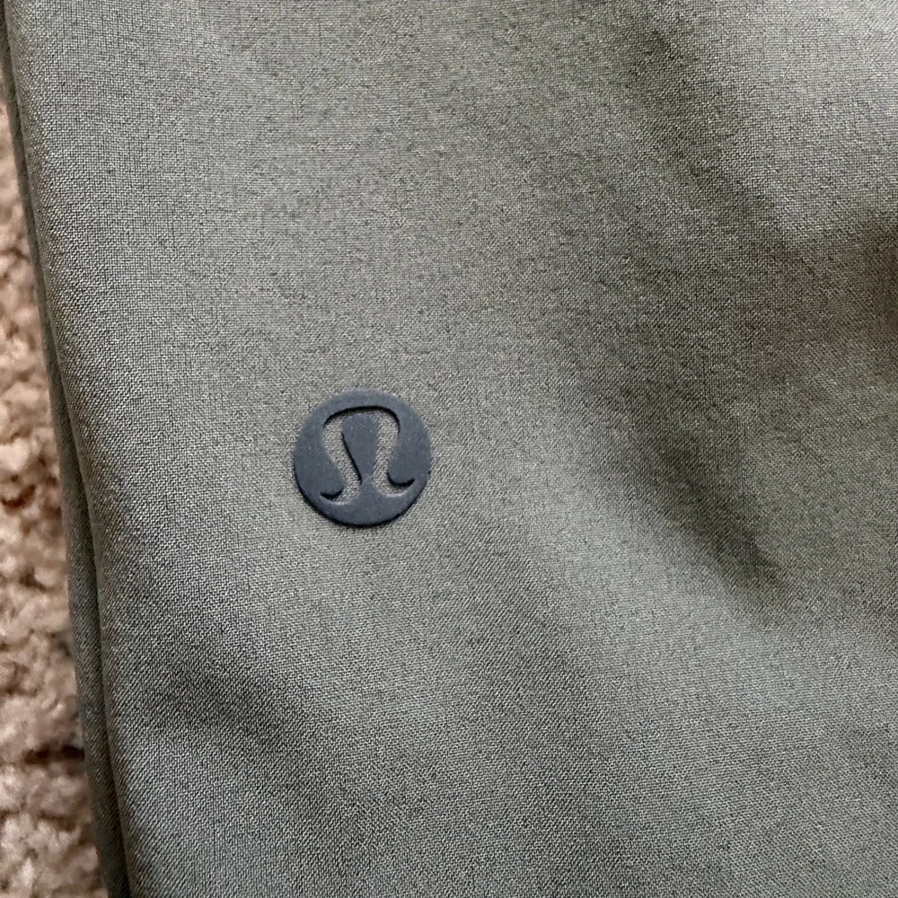 lululemon athletica Men's Olive Performance Shorts - Picture 4 of 4